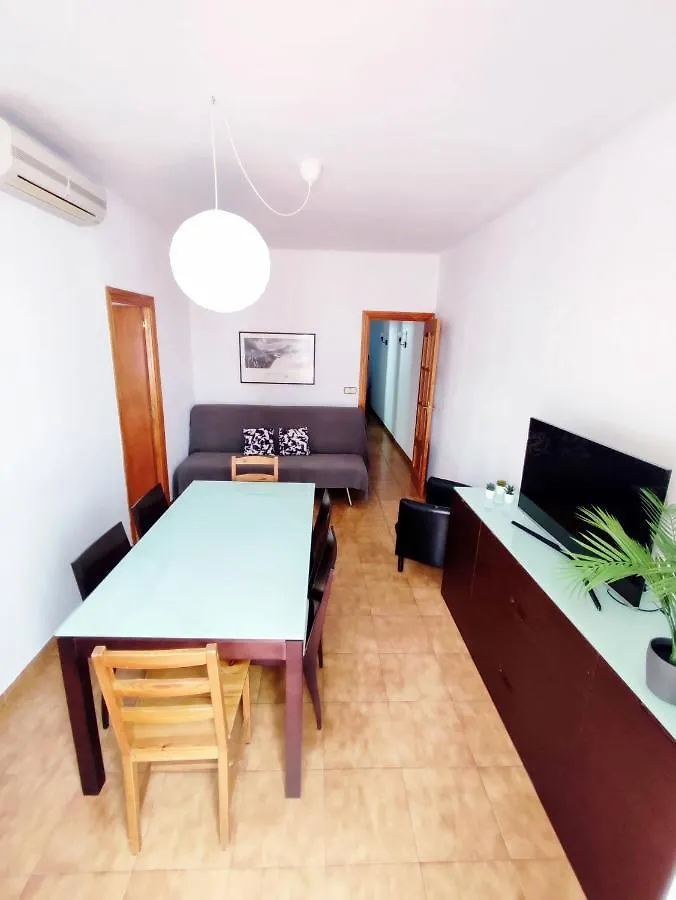 Amplio Apartamento Con Terraza L'Hospitalet de Llobregat Apartment