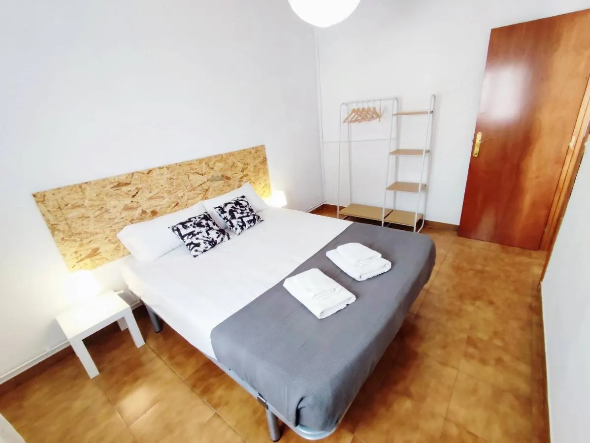 Amplio Apartamento Con Terraza L'Hospitalet de Llobregat 0*,  Spain