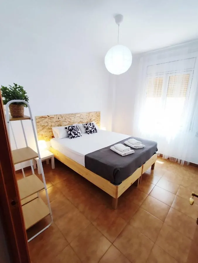 Amplio Apartamento Con Terraza contacts