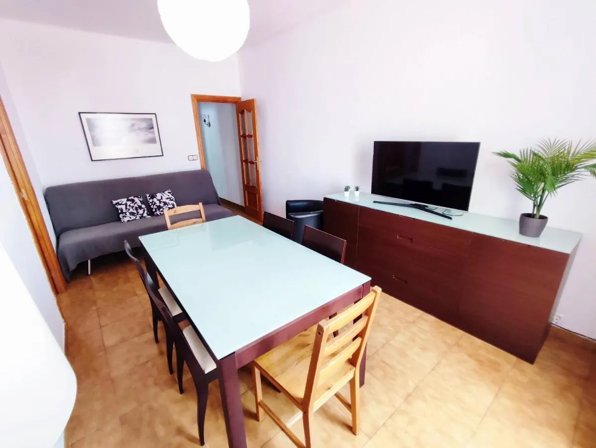Amplio Apartamento Con Terraza L'Hospitalet de Llobregat Apartment